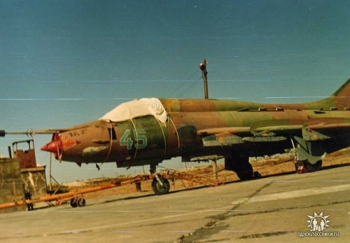 Turkmen Air Forces 67th Attack Air Regiment's Su-17M3 Fitter-H at Mary-2 in nineties