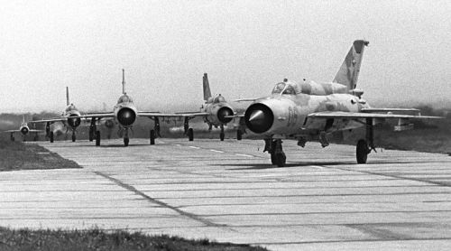 Soviet MiG-21bis Fishbed-L at Kanatovo - Kirovograd with camouflage. Photo:  Sergej Zetkov