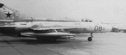 The 215th squadron replaced their old MiG-15bisR Fagot-B type to new MiG-21R Fishbed-H in 1966.