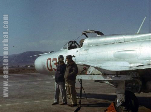 Soviet Air Force 217th Fighter-Bomber Air Regiment’s crew in front off their MiG-21PFM Fishbed-F in Kzyl-Arvat airport in the seventies. Photo: Yuriy Lantsova