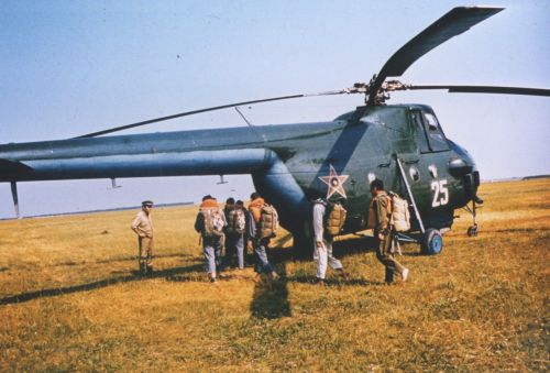 Bulgarian Air Regiment Mi-4 Hound in the eighties. Source: pan.bg Retrospotters