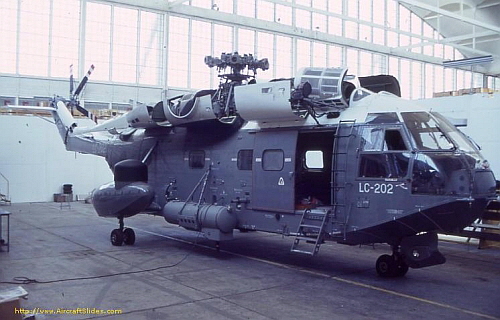 Libyan 1345th Squadron’s Aérospatiale SA 321GM Super Frelon SAR helicopter with Omera ORB-32WAS radar. Photo: AircraftSlides Libyan 1345th Squadron’s Aérospatiale SA 321GM Super Frelon SAR helicopter with Omera ORB-32WAS radar. Photo: AircraftSlides