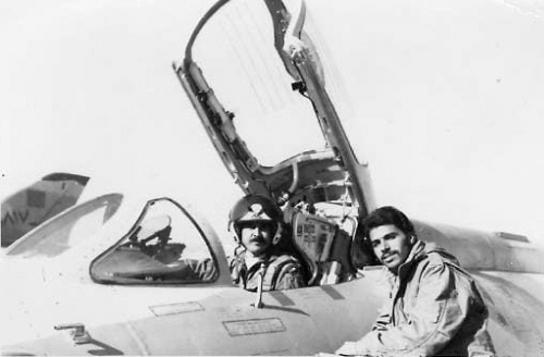 Libyan crew with their Su-22 (S-32M2K) ‘Fitter’ reconnaissance bomber at Ghardabiya Sirte airbase. Libyan crew with their Su-22 (S-32M2K) ‘Fitter’ reconnaissance bomber at Ghardabiya Sirte airbase.