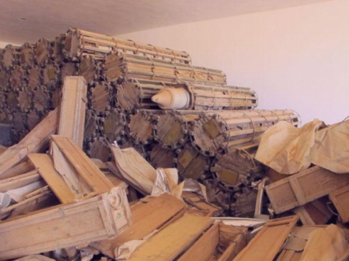 Libyan Su-24 weapons S-25 large air-to-ground rocket with high explosive-fragmentation warhead  Photos: Philippe Desmazes