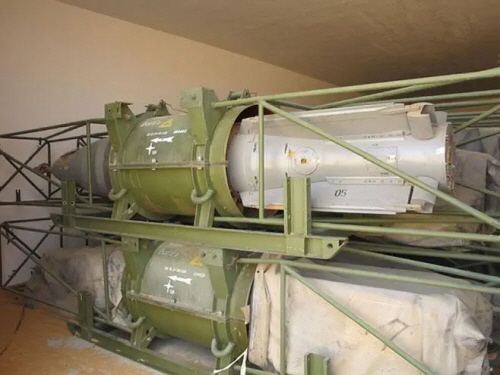 Libyan Su-24 weapons KAB-1500L laser-guided boms  Photos: Philippe Desmazes