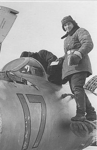 404th regiment MiG-19 Farmer